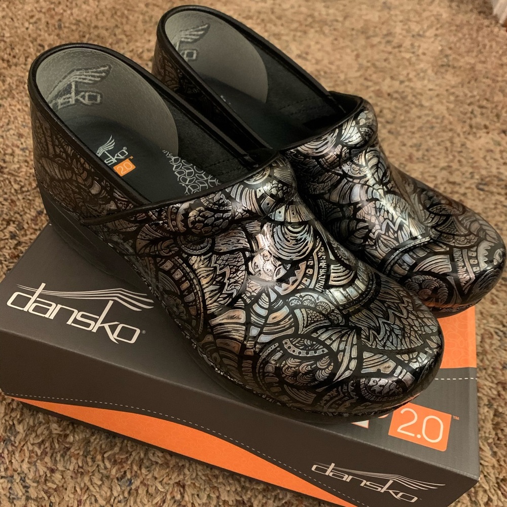 Dansko Nursing Clogs Metallic Silver & Black